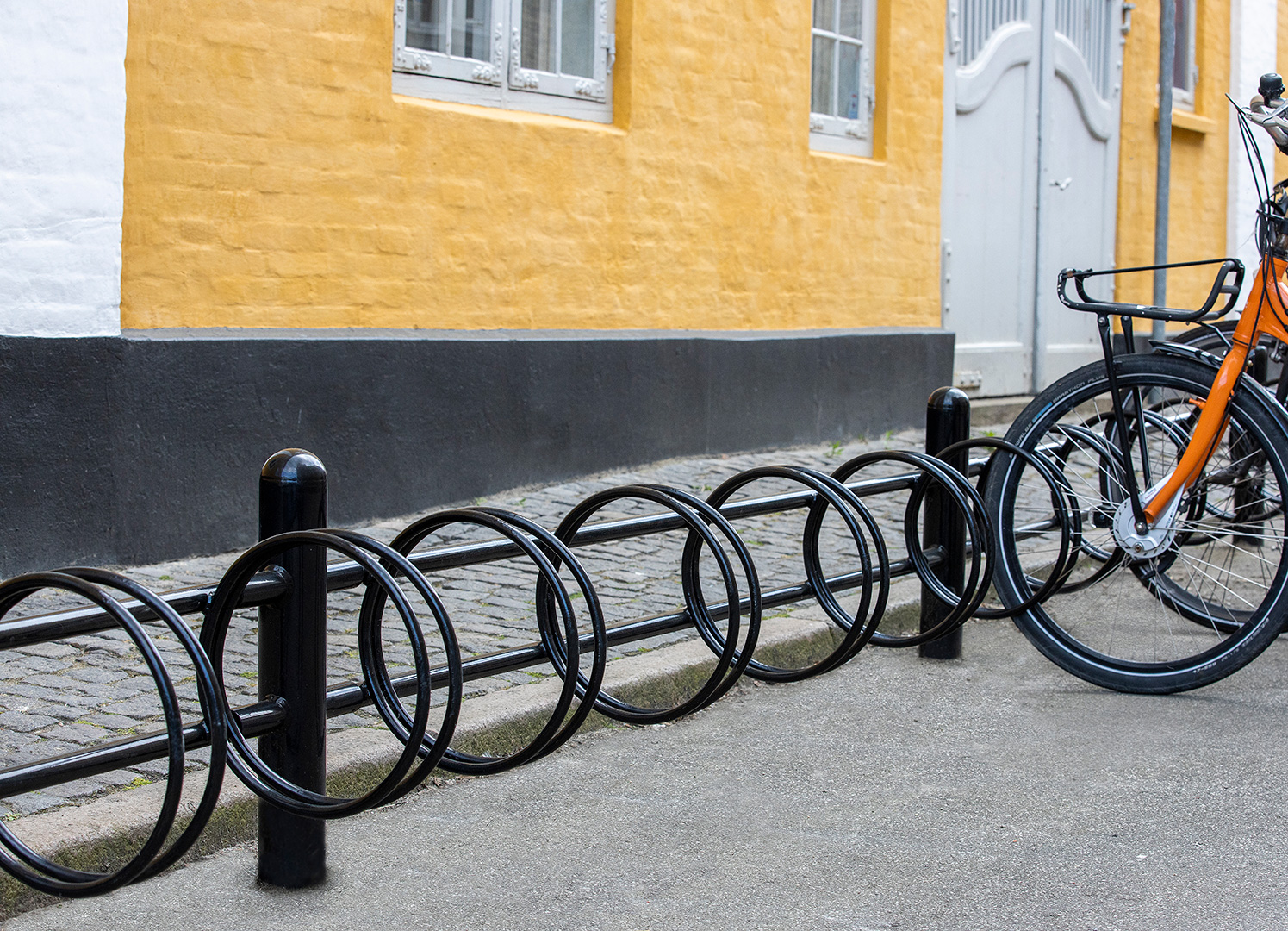 sejle passage Mellem NOAH | Cykelstativ med runde bøjler | Find cykelparkering